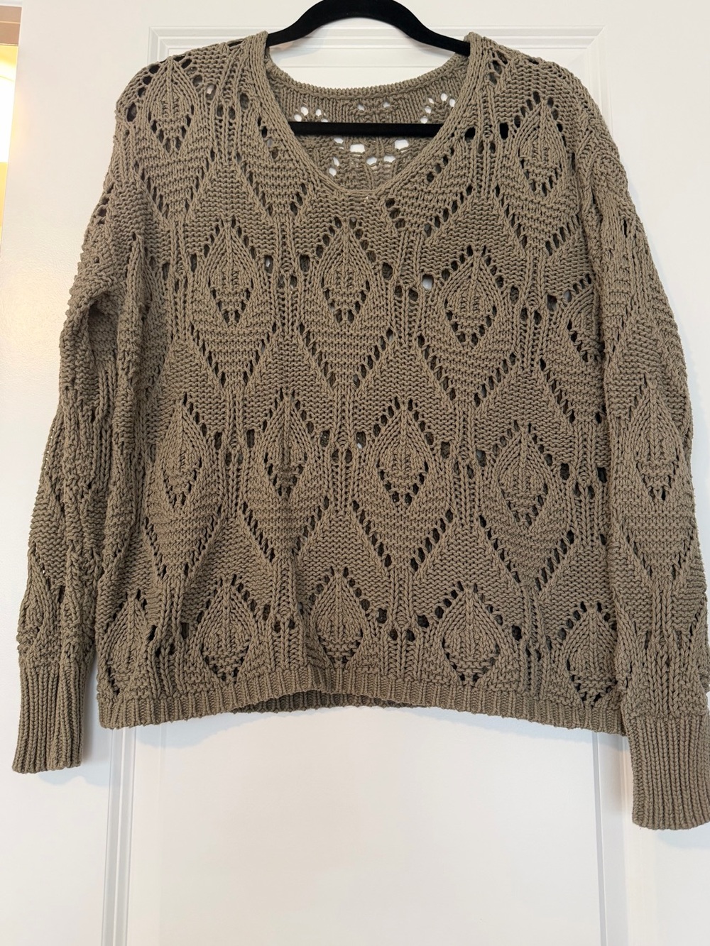Women's Open-Knit V-Neck Sweater in forest green